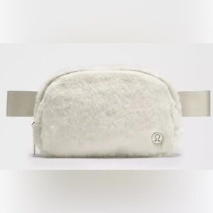 Lululemon Everywhere Belt Bag Plush Fleece Bone/Silver NWT Limited Edition